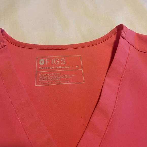 PINK FIGS ONE POCKET TOP - Picture 2 of 4